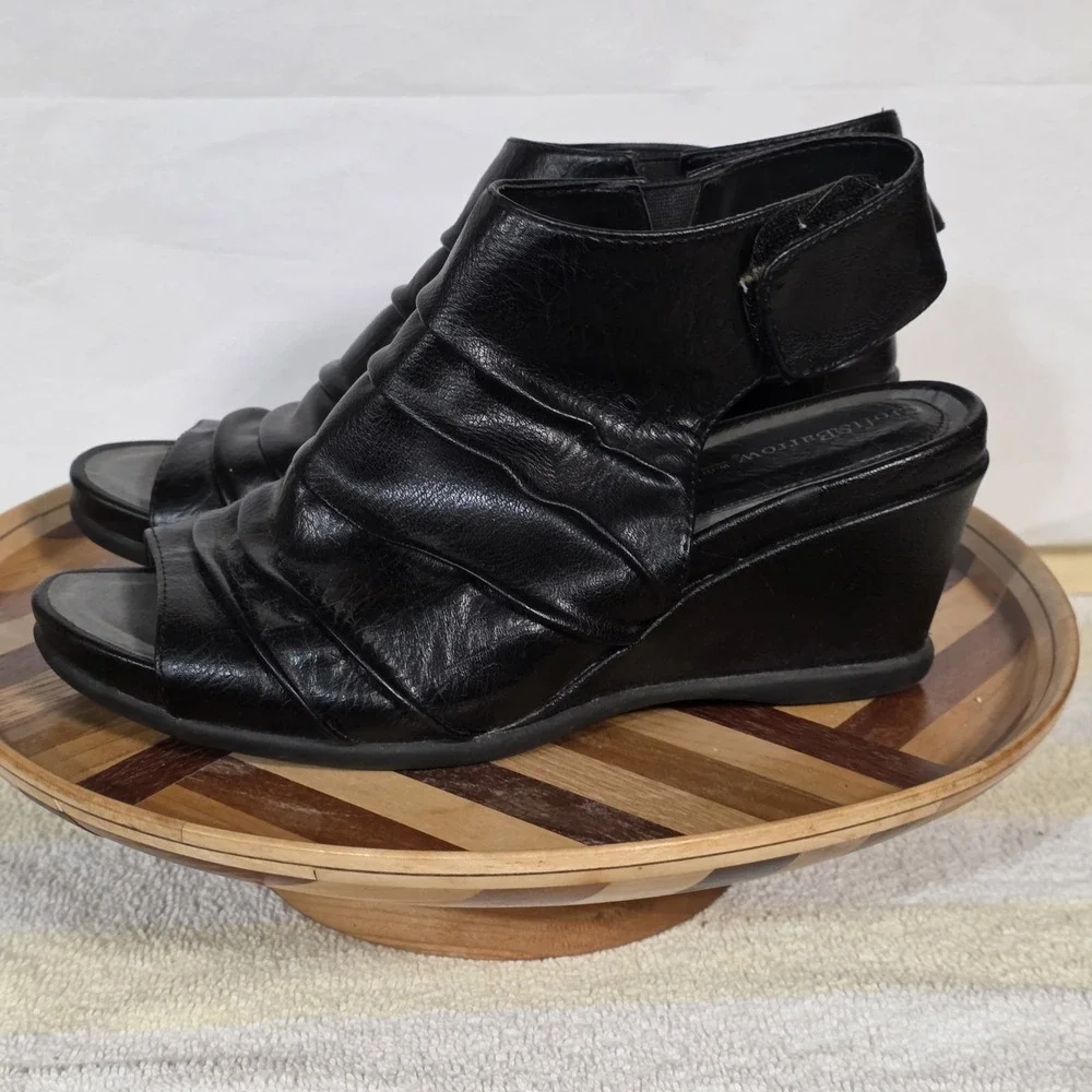 Black Faux Leather Sandals Croft & Barrow Womens Shoes SIZE 6.5 Peep Toe